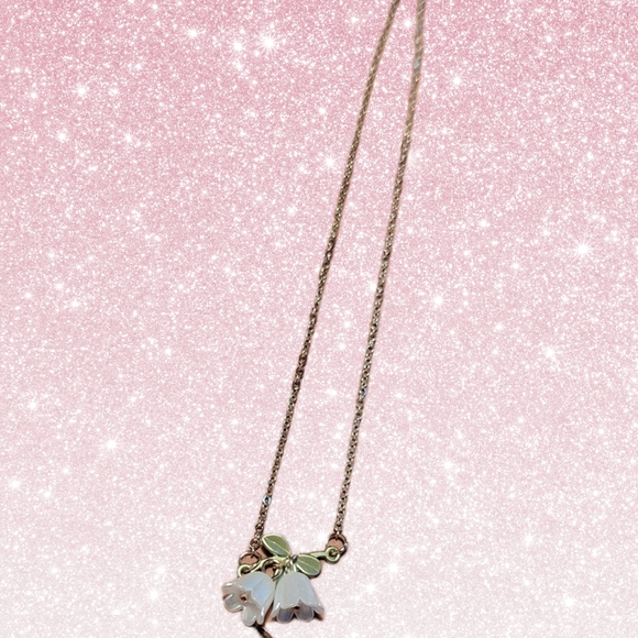 Chic Olive Bow and White Petal Necklace - Picture 2 of 3